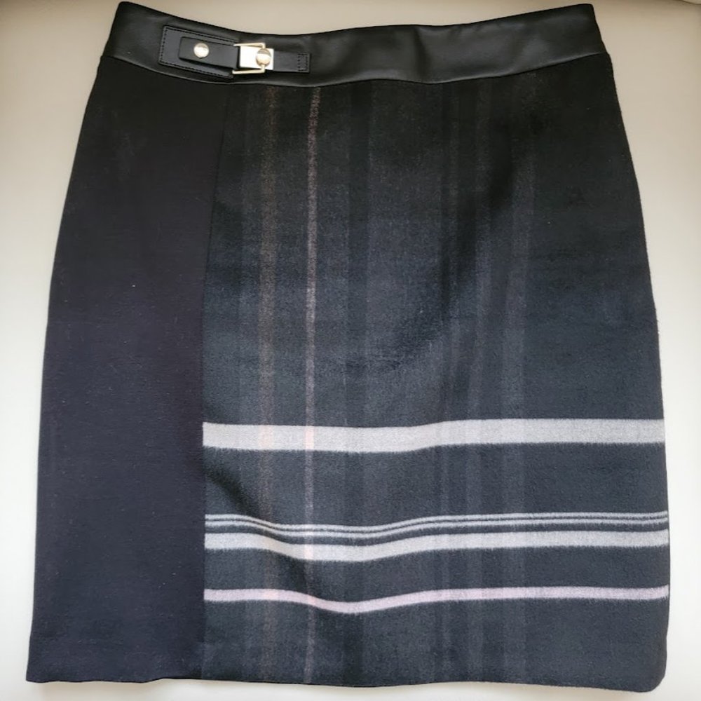 White House Black Market Boot Skirt Size 00